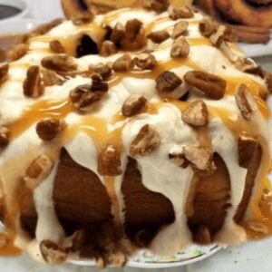 4/gourmet cinnamon rolls topped with cream cheese icing brand cinnamon rolla (copy)